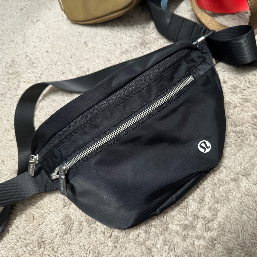 Lululemon city adventure belt bag 2.5L